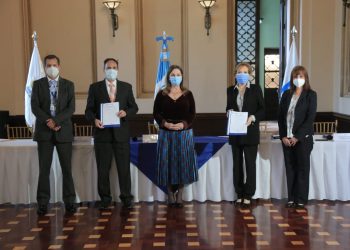 firma de convenio entre el GAE y el CIEN