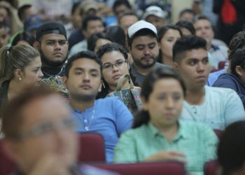 Jóvenes estudiantes
