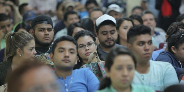 Jóvenes estudiantes