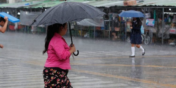 Se acerca frente frío con lluvia y actividad eléctrica