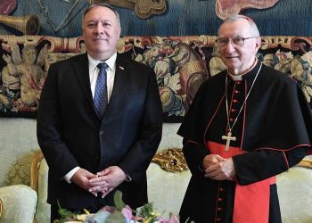 Pompeo se reúne con principales diplomáticos del Vaticano