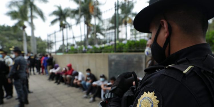 PNC combate la delincuencia en alrededores del Parque Central