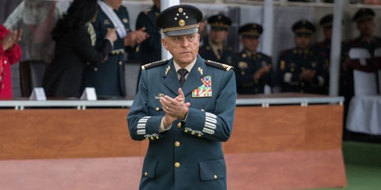 Arrestan en Estados Unidos a exjefe del Ejército de México