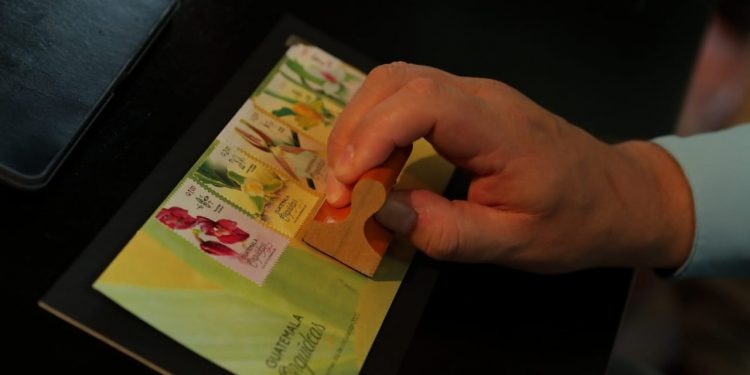 Nuevos sellos postales renuevan imagen de la Dirección General de Correos y Telégrafos