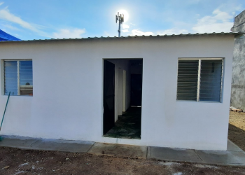 Familias de San Raymundo son favorecidas con viviendas