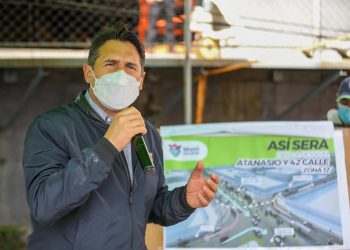 Alcalde capitalino supervisa pasos a desnivel