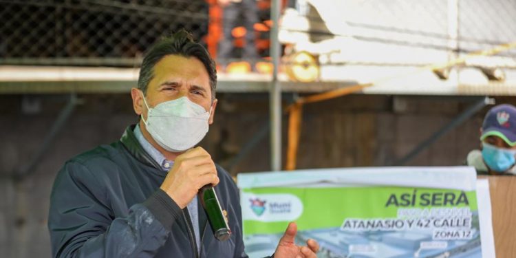 Alcalde capitalino supervisa pasos a desnivel