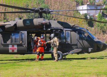 Bomberos Voluntarios en operaciones de rescate
