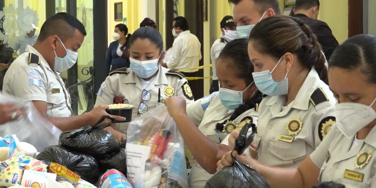 Sede de PNC se convierte en centro de acopio y recibe donaciones para población damnificada