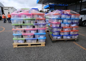 Conred traslada ayuda humanitaria a la provincia por el huracán Eta