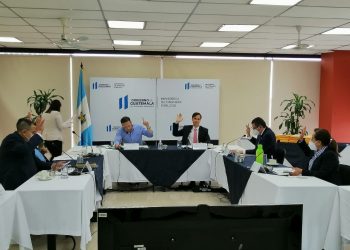 Comisión de Postulación analizan los expedientes para el directorio de la SAT.