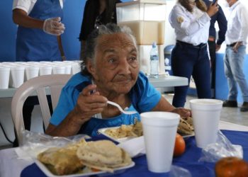 Población de San Diego, Zacapa recibe los alimentos de Comedor Social.