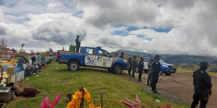 PNC mantiene la vigilancia en los camposantos del país.