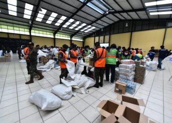 Buscan superar embalaje de 11 mil raciones de alimentos para damnificados