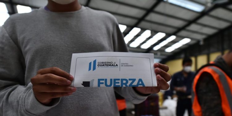 “No los dejaremos solos”, afirma Presidente a personas afectadas por Eta