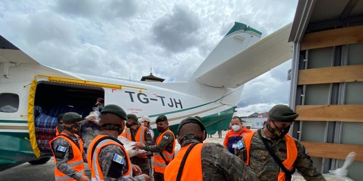 Ayuda humanitaria comienza a llegar a Alta Verapaz