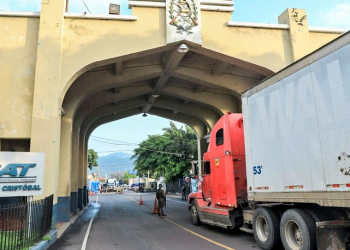 Ingresa a Guatemala ayuda humanitaria proporcionada por El Salvador