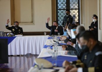 Gobierno coordina acciones para fortalecer la actividad marítima nacional