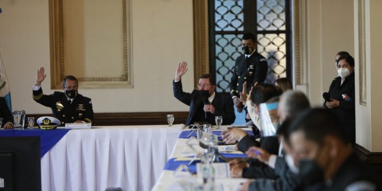 Gobierno coordina acciones para fortalecer la actividad marítima nacional