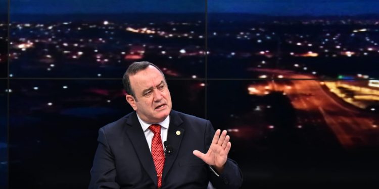 Ejecutivo cuantifica daños por depresión Eta y se prepara para el huracán Iota