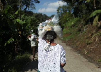 “Gracias por acordarse de este rinconcito de Cobán”, dicen afectados que reciben ayuda