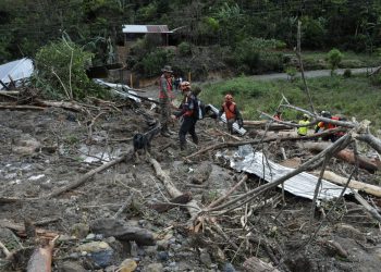 Crearán base de datos de familias damnificadas por Eta para reconstruir viviendas