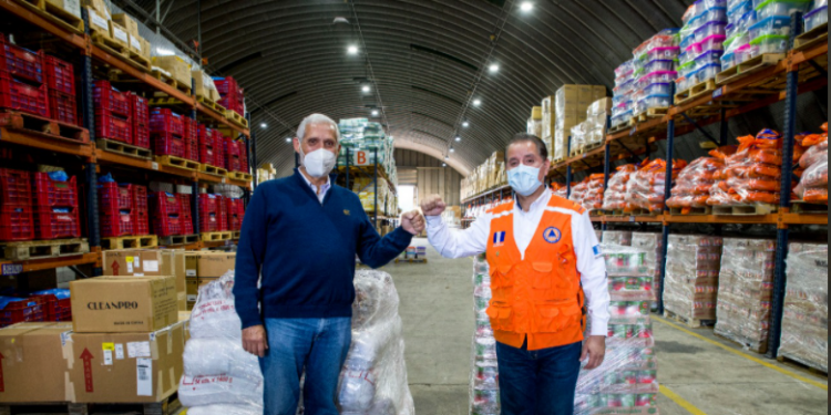 Cervecería entrega alimentos para damnificados por depresión tropical Eta