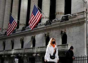 Estados Unidos llega a los 250 mil decesos por coronavirus