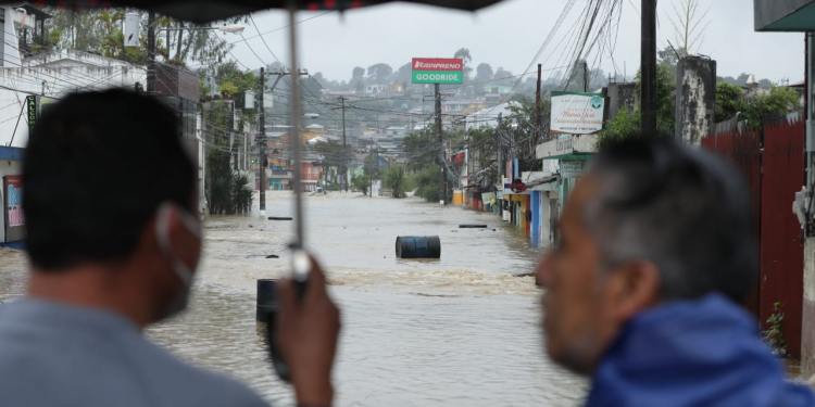 Reina Isabel se solidariza con Guatemala y otros países afectados por huracán Eta