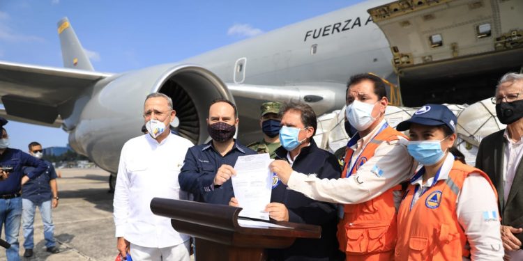 Arriban al país toneladas de ayuda humanitaria de Colombia