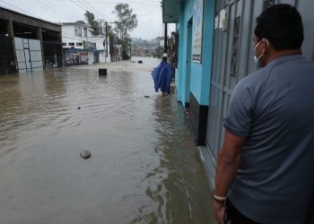Depresión tropical Eta comienza a alejarse, pero sus efectos persistirán en Guatemala