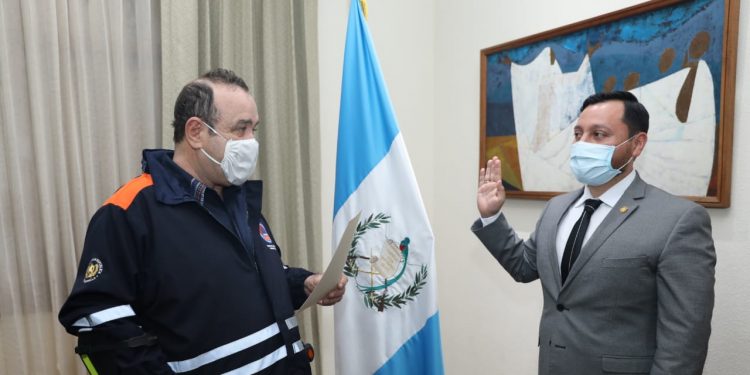 Juramentan a Gendri Reyes como ministro de Gobernación