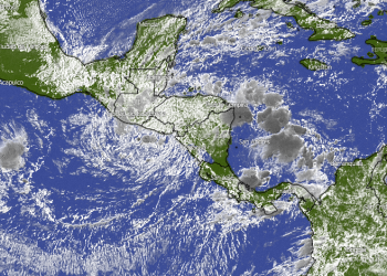 Iota se convierte en depresión tropical, pero las lluvias persisten