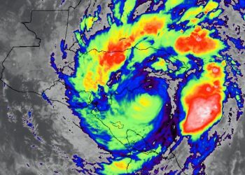 Iota se degrada a tormenta tropical y se ubica sobre el norte de Nicaragua