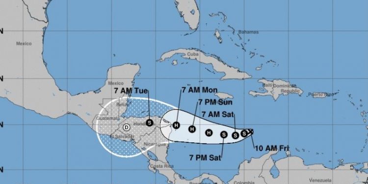 Prevén incremento de lluvias a partir del domingo por depresión tropical en el mar Caribe