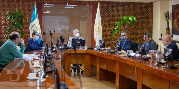 Guatemala cumple con estándares del FMI en la publicación de información financiera