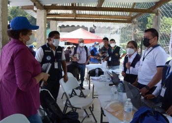 Instalan centro de salud temporal en la aldea Campur