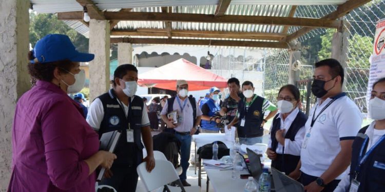 Instalan centro de salud temporal en la aldea Campur