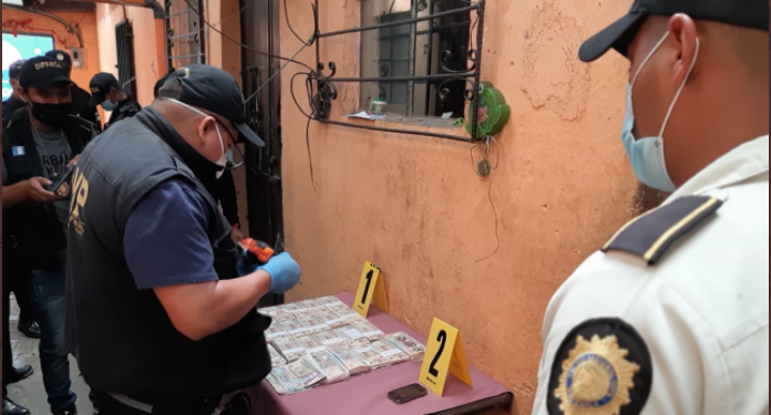 Decomisan 223 mil quetzales en vivienda de la zona 6