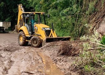 Habilitan paso de tramos dañados por depresiones tropicales Eta y Oita