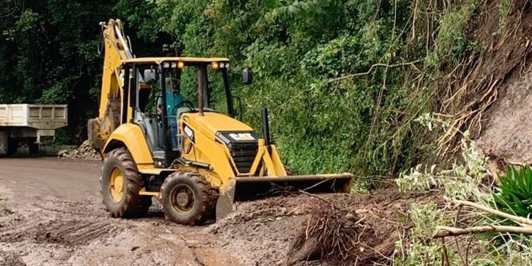 Habilitan paso de tramos dañados por depresiones tropicales Eta y Oita