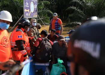 Papa Francisco llama a orar por poblaciones afectadas por Eta