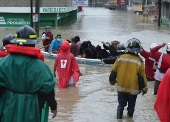 Presidente agradece al personal que está en primera línea de atención durante la emergencia