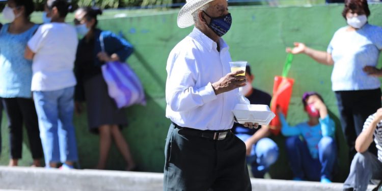 Inauguran primer comedor social móvil, en la zona 7