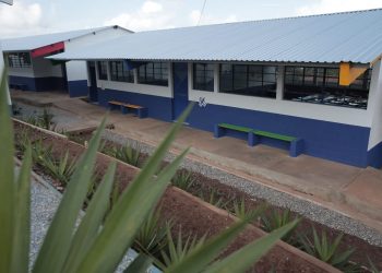 Mineduc remoza 2 mil centros educativos durante 2020