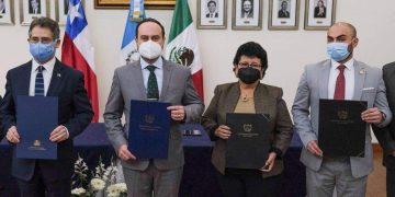 Chile y México donan equipo de cómputo y de bioseguridad para migrantes guatemaltecos