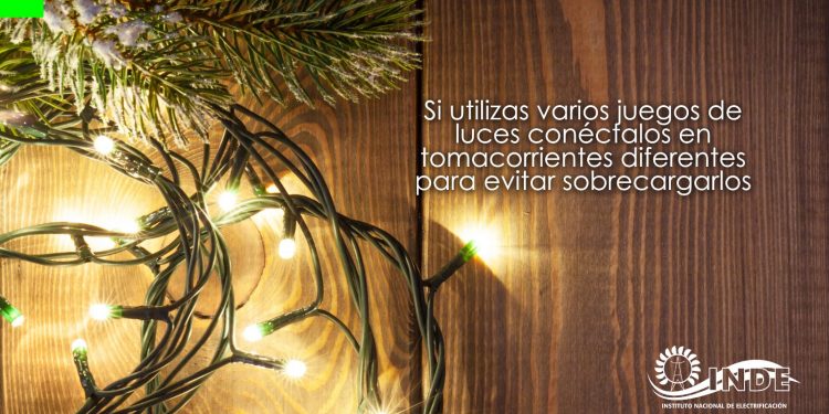 Evite sobrecargar los enchufes para prevenir cortocircuitos