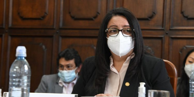 Ministra de Educación, Claudia Ruiz