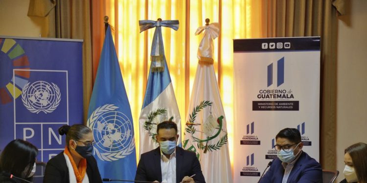 Presentan estrategia para incluir activamente a mujeres en lucha contra el cambio climático