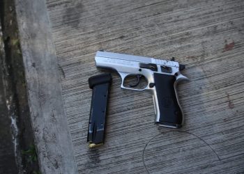 Capturan a dos menores de edad responsables de ataque armado contra mujer